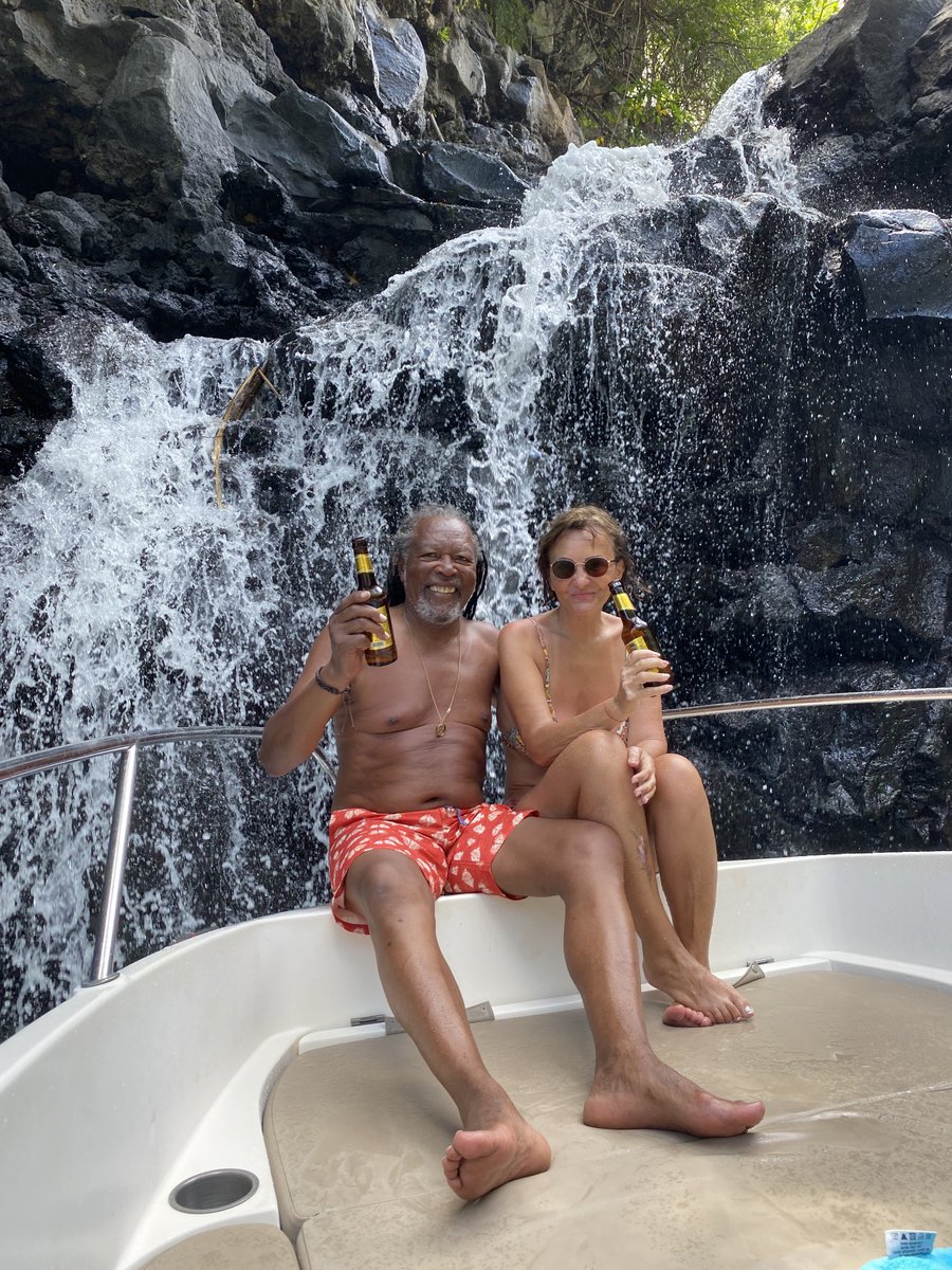 LloydCollins51's tweet photo. Happy New Year #actor #morganfreemanlookalike #mauritius #doppleganger #voiceover #model #holiday #chilling https://t.co/SVZbRucVlA