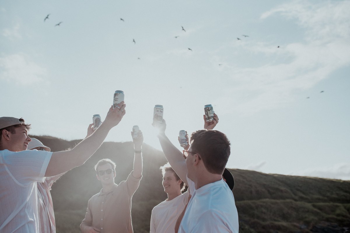FiveBarrels's tweet photo. Here's to 2022 It's been a huge year and our team members couldn't have done it without you all.  We cannot wait to show you the big things we are planning for 2023 🕺

Raise your glass and lets ring in this new year in style with Wollongong born and brewed local craft beer! https://t.co/npWDh2n2Gq