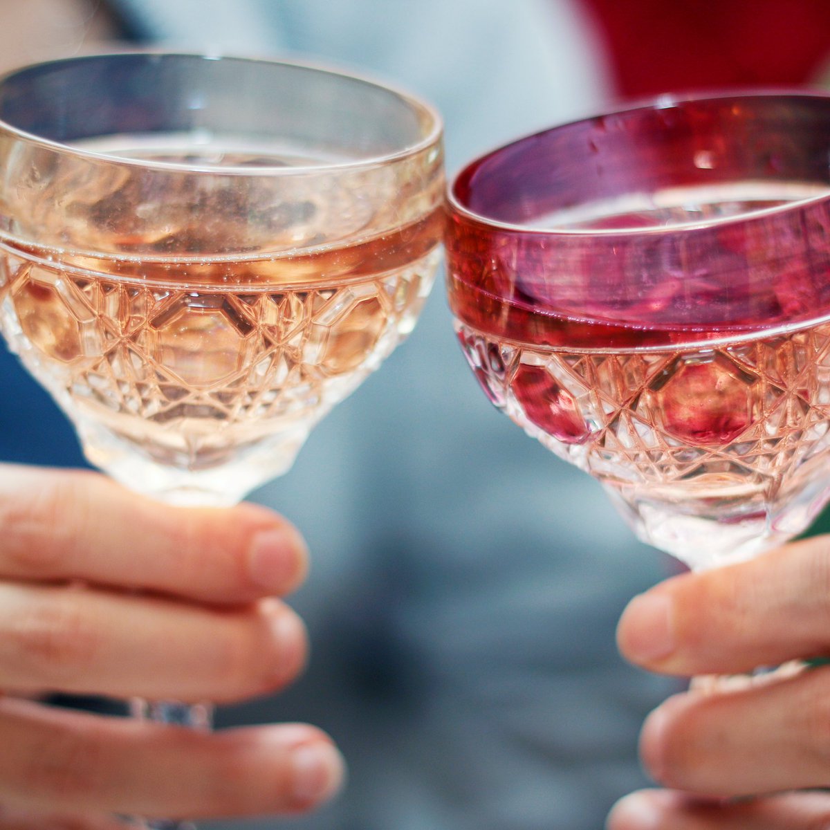 blaugabModaSana's tweet photo. 🥂¡Preparadxs para el 2023!✨

Con una gamba y un mejillón te regalo un besucón, con un percebe y mi amistad: Feliz Navidad. Y con mi cariño que vale un huevo, te deseo FELIZ AÑO NUEVO 🥳💙😉

#felizañonuevo #año2023 #feliçanynou https://t.co/fVqzQlChcR