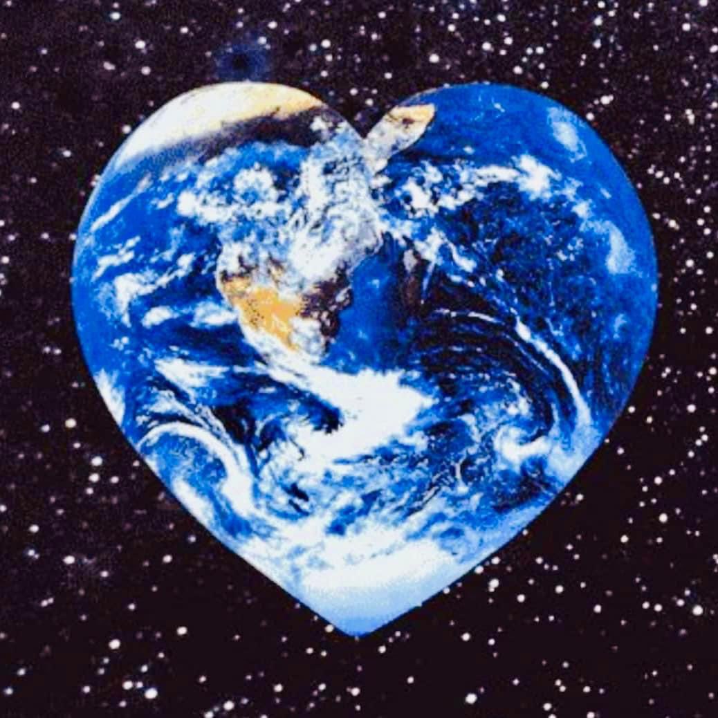VanBrientje's tweet photo. Today the whole World celebrates that the Date Changes. 

I hope One Day We will Celebrate the Date that the World has Changed.

Love to all ❤️✨ https://t.co/hrTadfLaj0