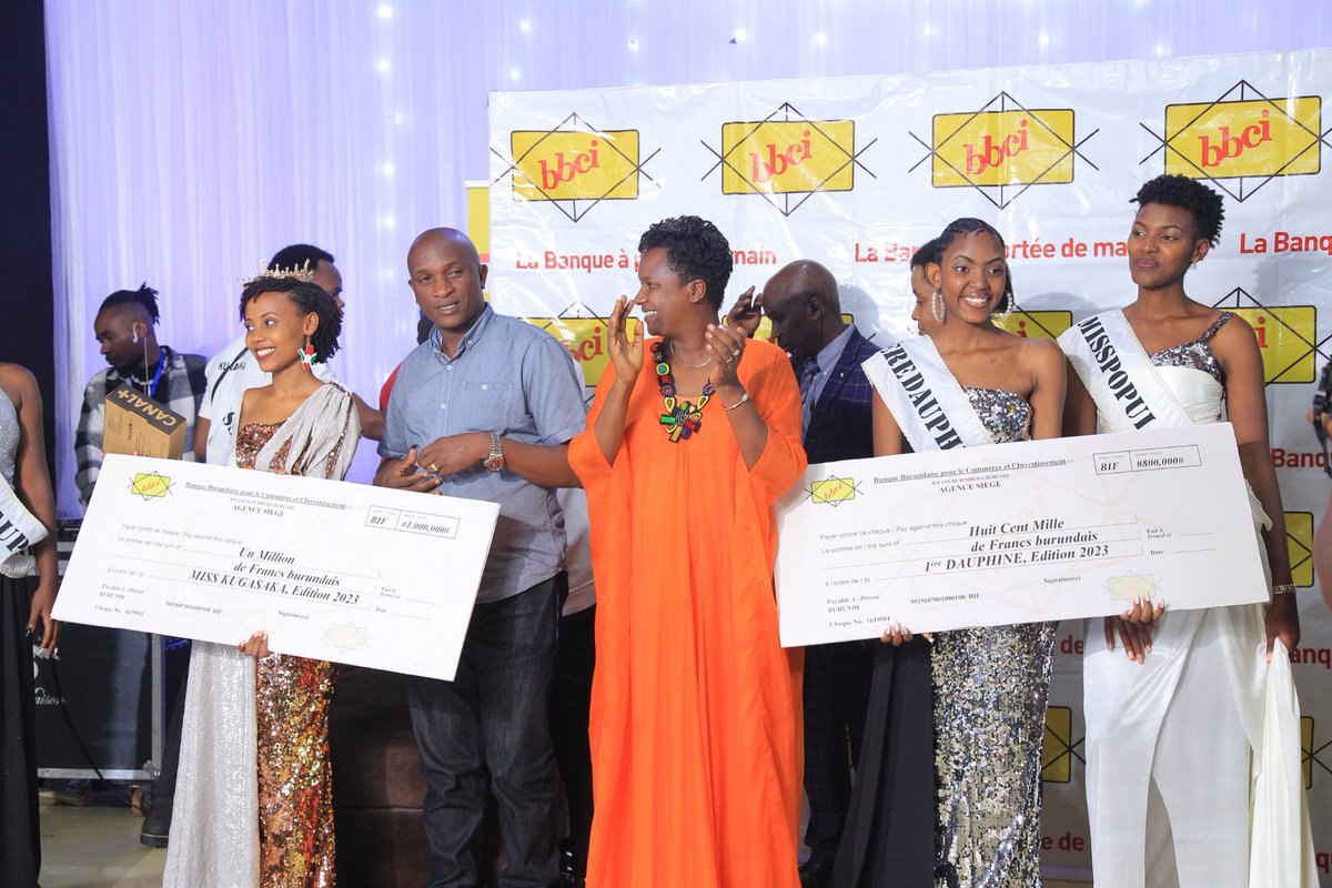 MKugasaka's tweet photo. Nos félicitatons à Mutima Rose Maeva 1er dauphine Miss Kugasaka 2023, HATUNGIMANA Christa Olivia 2em dauphine Miss Kugasaka 2023 et Nishimwe Marie Justine Miss Populaire. https://t.co/h78XJ5UGgd