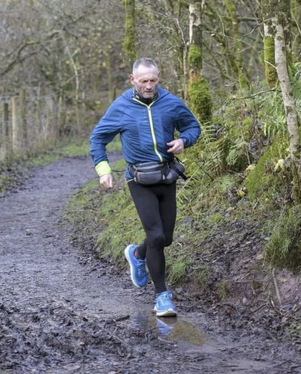 This is Gary McKee. Today, he will run his 365th consecutive marathon in 365 days. The distance between London and Perth is 8,991 miles. Gary has ran 9,563 miles this year. And he’s also got a full-time job. That is insane 🤯