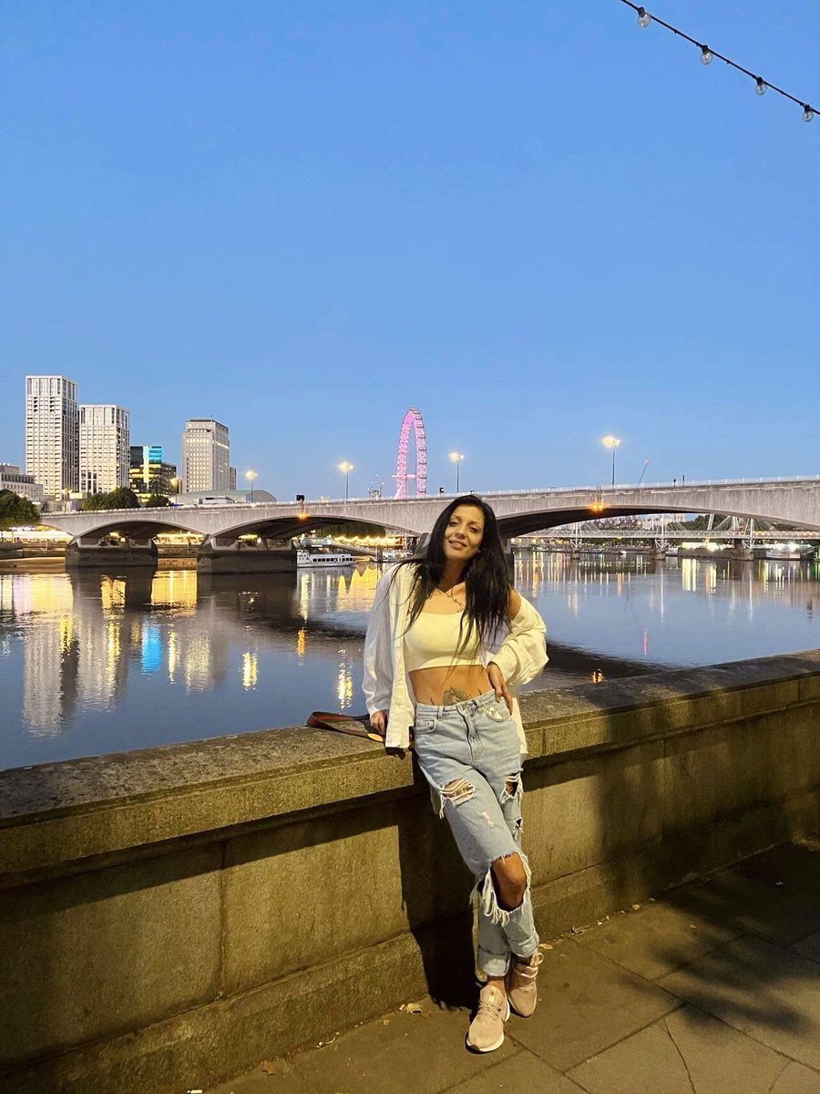 It's the #best of #theyears...🥂🍾
  This passage is not only the calendar change but also a new beginning.
  Take good #things and #positive #positivethinking #PositiveMoney #Binance #withyou..
  A #new year, #blessed, with #peace and #smiles, #both on the #face and in the #SOUL