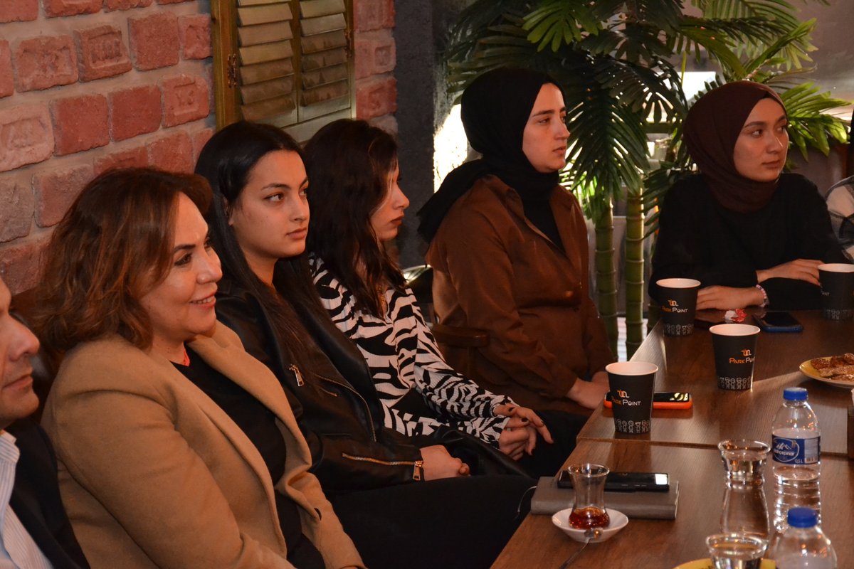 avzeynepgul's tweet photo. 📍#Mut Gençlik Buluşması

Türkiye Yüzyılı'na girerken gençlerimizle her telden söyleştik...

#Mersin
#TürkiyeYüzyılı
@Akparti https://t.co/7ROOd6Fjf2