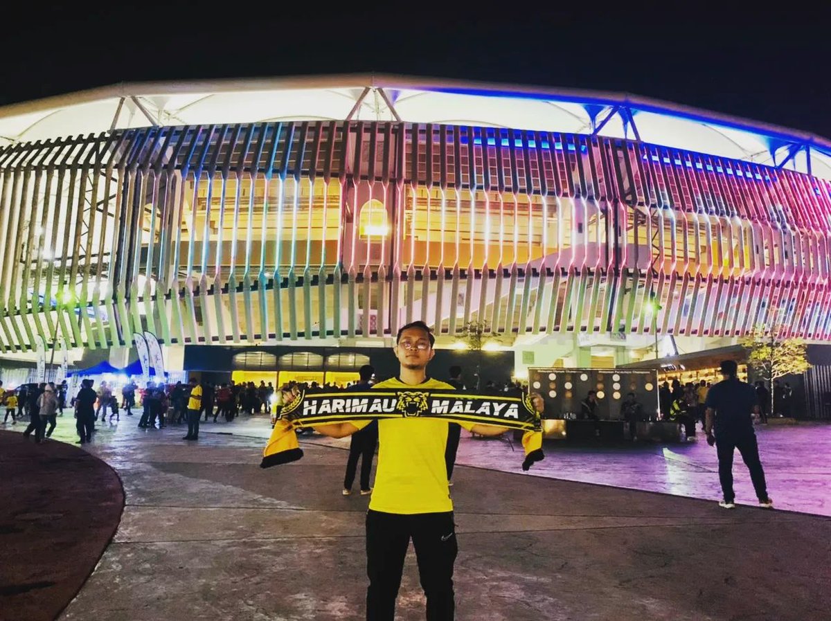 4dam15's tweet photo. Bola sepak bawa aku melihat dunia.

Terima kasih 2022 🤝

#tfc #malaysia #afcasiancup2023 https://t.co/W8CqfUbApd