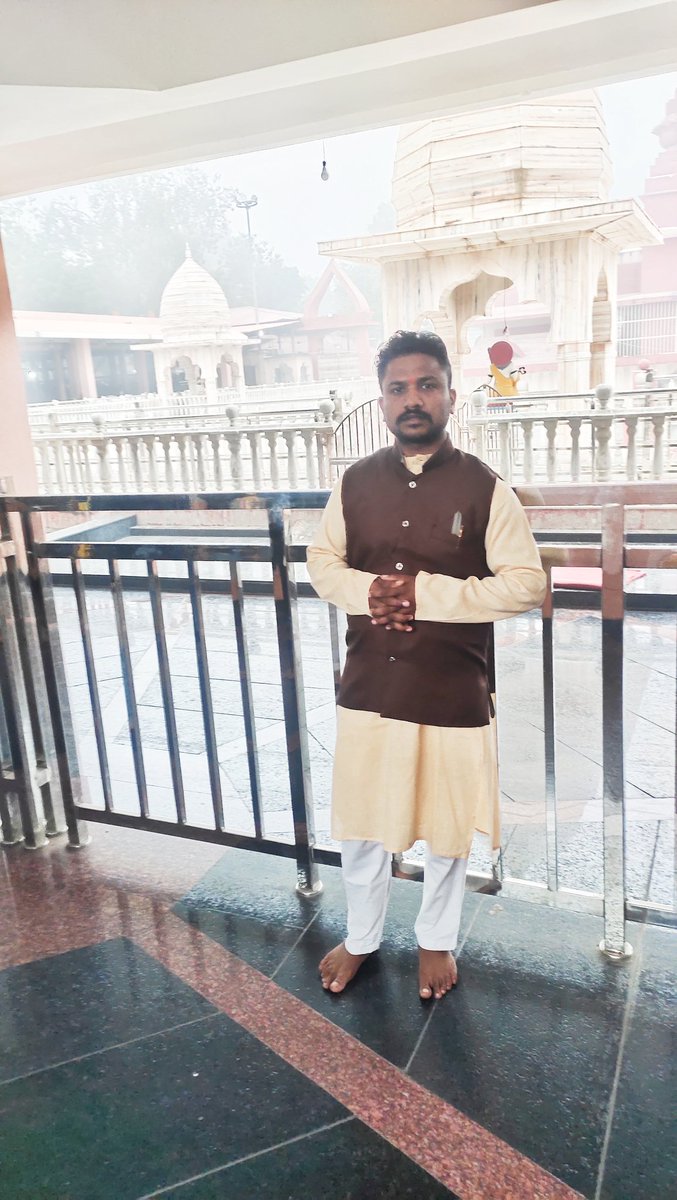 AjayMal85497714's tweet photo. #31दिसम्बरदिनशनिवार
साल के आखिरी दिन आज मां  पीताम्बरा के दर्शन करने का सौभाग्य प्राप्त हुआ।
#जयमाँपीताम्बरा 
#जयधूमावतीमाता
#जयमाँबगलामुखीमाता
#ajaymalibjp https://t.co/vCN6mUPSx1
