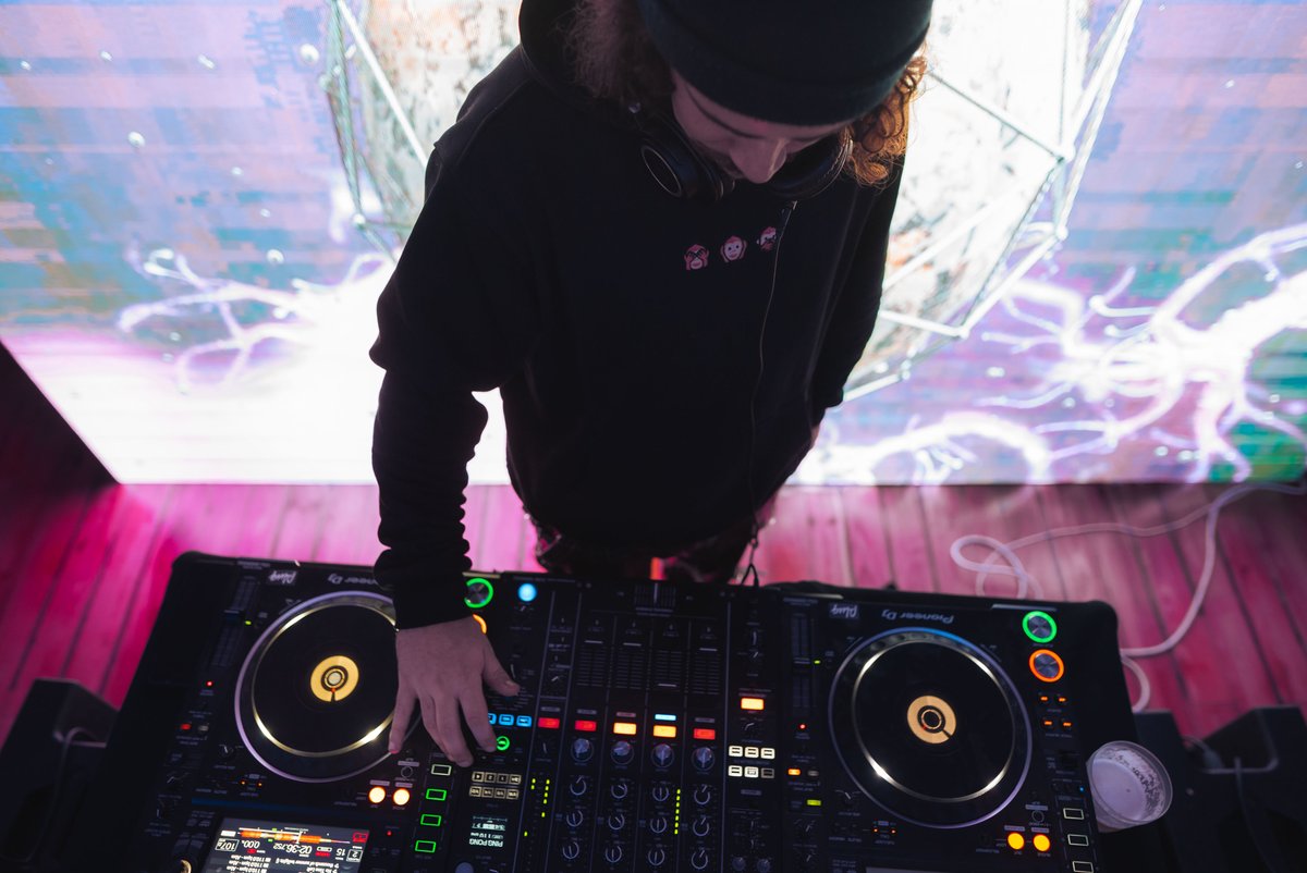 Ape. 🍌 tweet media