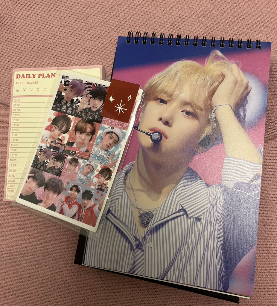 <a href="/may14thday/">ᴍᴇᴍᴏʀɪᴇs ᴏғ ᴍᴀʏ</a>
˗ˋˏ Happy 2023 ˎˊ˗ 

메이님 민혁 시그 덕분에 너무너무 행복한 2023년 될 것 같아요!! 진행해주셔서 너무 감사드립니다♥♡

우표스티커가 진심 실물 깡패… 뭐하나 안예쁜 구성품이 없어요… 재작년 시그도 정말 잘 썼는데 올해도 알차게 잘 쓸게요!! 다시 한번 감사드립니다!!