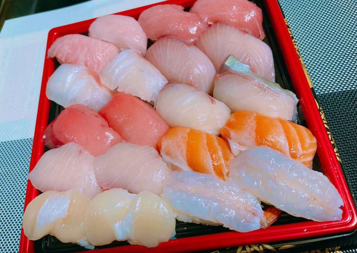 uk_uk06's tweet photo. @junaki55mayuka やっぱ、肉ですね！！
自分は今年最後のご飯はお寿司でした🤣笑 https://t.co/tHHp3b5A0X
