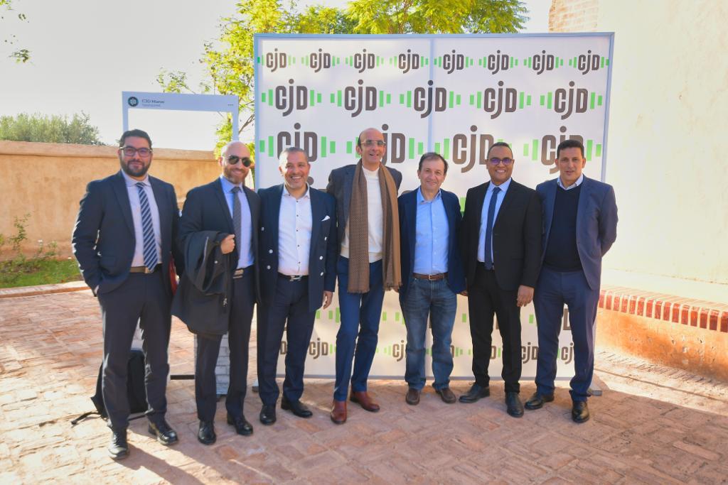 Une belle manière de finir l'année en beauté au <a href="/CJDmaroc/">CJD Maroc</a>
Retour en images sur notre rencontre avec le grand économiste #Daniel_Cohen  organisée hier vendredi à Marrakech 

Un grand merci à nos partenaires <a href="/tamwilcom_maroc/">TAMWILCOM</a> <a href="/BoursedeCasa/">Bourse de Casablanca</a> <a href="/AusimMaroc/">AUSIM Maroc</a>   <a href="/Challenge_ma/">Challenge</a> <a href="/Technopark/">Technopark Maroc</a>