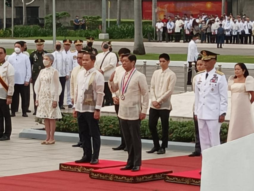 Philippine_Navy's tweet photo. #Rizal126 | Led by our Flag Officer In Command, the PH #Navy joins the whole nation in commemorating the 126th Rizal Day
#RizalDay2022
#ProtectingtheSeasSecuringOurFuture
#ModernMultiCapablePHNavy
#AFPyoucanTRUST https://t.co/8xnXvk0C6Y