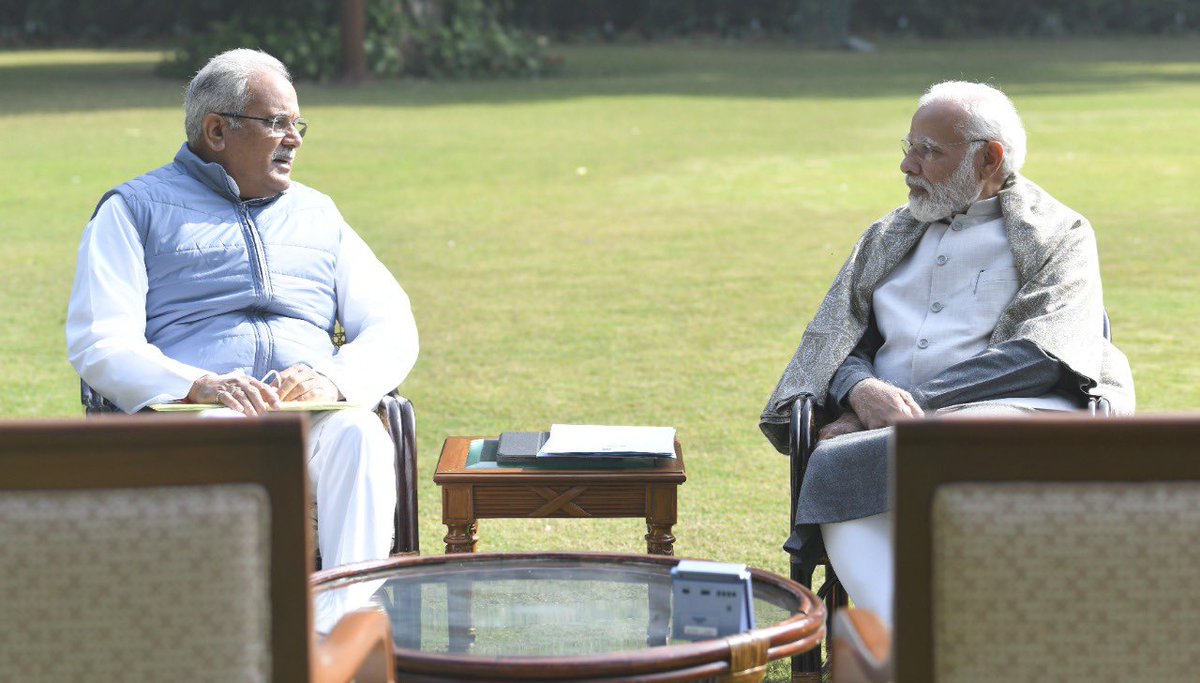 आज माननीय प्रधानमंत्री श्री नरेंद्र मोदी जी से मिलकर उनके मातृशोक का हिस्सा बना।

इस दौरान छत्तीसगढ़ की जनता के हित से जुड़े अनेक विषयों पर सार्थक चर्चा हुई। <a href="/narendramodi/">Narendra Modi</a> <a href="/PMOIndia/">PMO India</a>