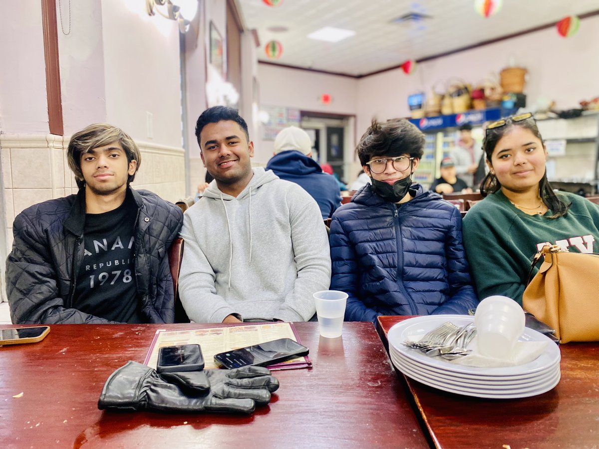 ZHALEPOTO's tweet photo. #WinterVibes
EnjoyingChilledNYWeather 
HavingDesiTarka
DinnerByAwesomePoet #HasanMujtaba #DeiraJacksonHeights
MyYoungerSisterKids camefrom Canada4NewYear
QureshiFromHouston
#SoItIsATrueGlobalisation
#MeetOfDiverseCultures 
حسن مجتبي پاران ڪئيناڊاھيوسٽن مان آيل مھمانن کي سانجھاندو https://t.co/mL1rUwy466