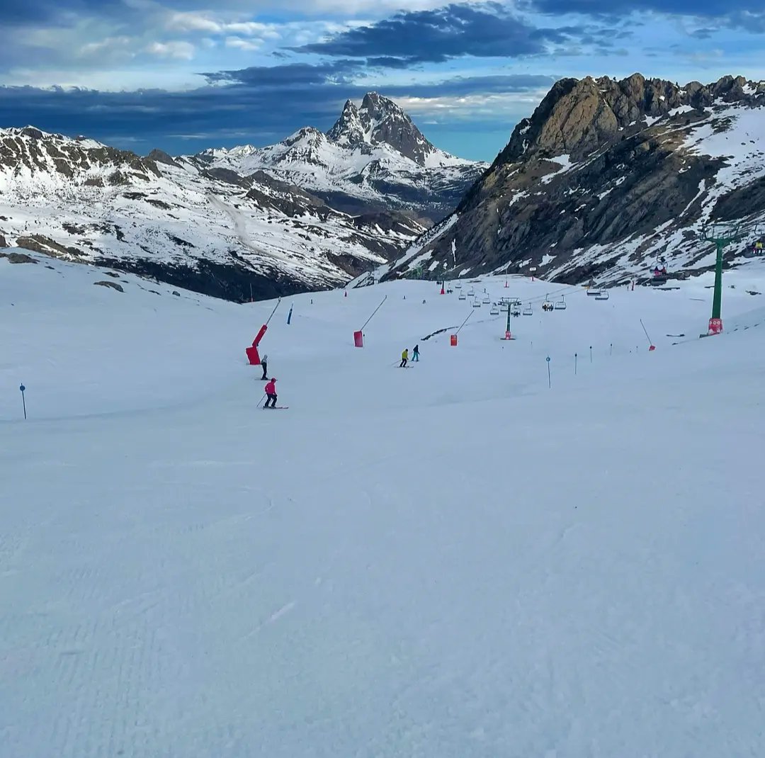 #Feliz2023 🎄🍀❄️ 
#Formigal 🏂⛷️☀️