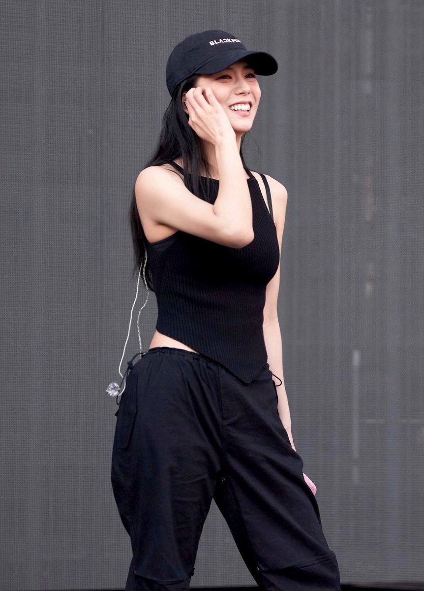 kjssource's tweet image. KIM JISOO