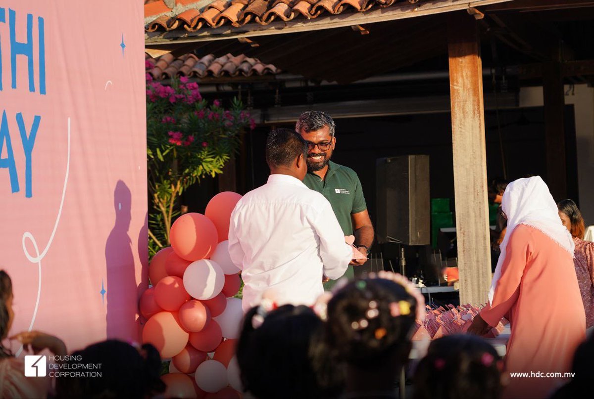 hdcmaldives's tweet photo. We have summed up our CSR activities for the year with “Fiyavathi Fun Day” for over 90 kids living at Fiyavathi. It was a joy to see the happiness on the their faces as we handed all of them gifts.
We will always continue to do our part to leave a smile on these little angels. https://t.co/vMK9BrIp7C