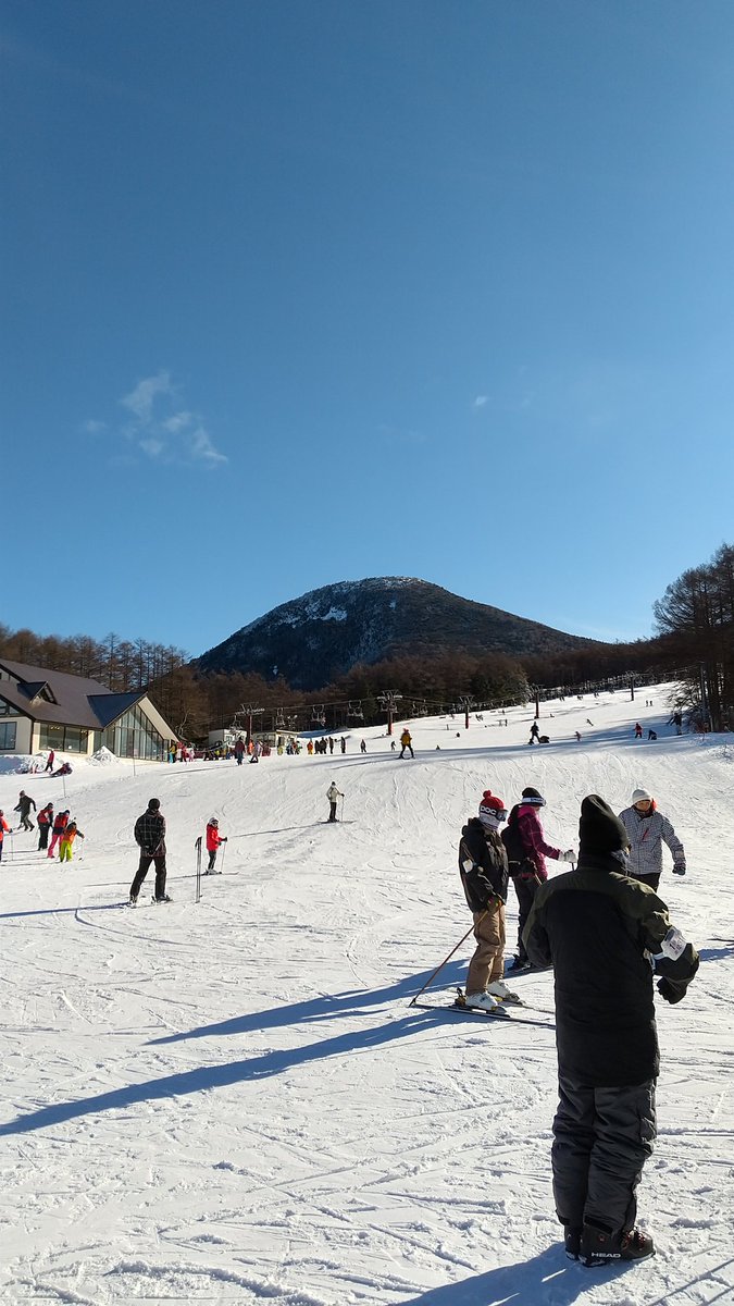 TheBlueOff's tweet photo. 6年ぶりのスキー https://t.co/fOH45Vp7xQ