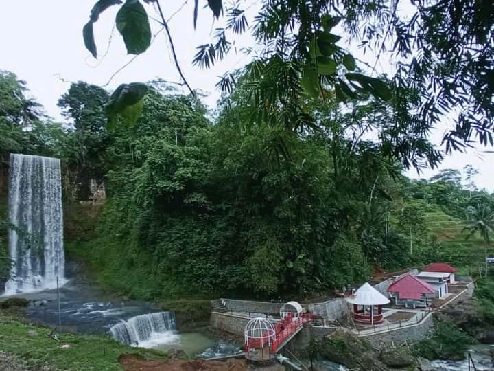 EngkusK9's tweet photo. Curug Ciastana Desa Bojongkasih_Kadupandak_Cianjur
#wisatadesa
@kemendespdtt https://t.co/mDSoU45FqV
