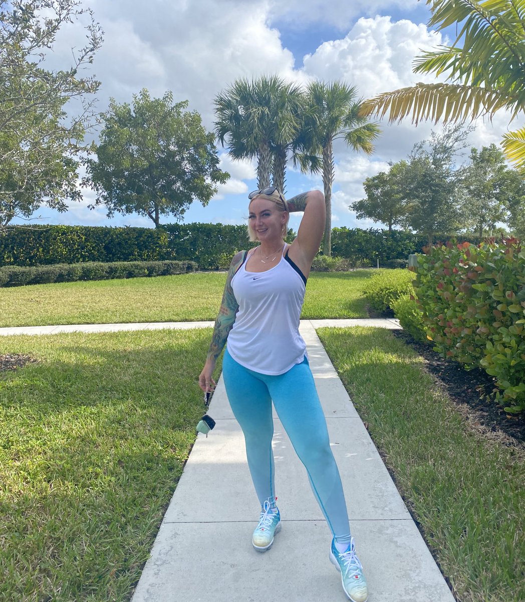 Ambjens on Twitter: "🙂🙃"