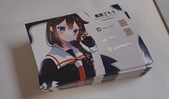 今更ですが、冬コミに持っていこうと思っていた名刺が届きました。箔押し(正しくは押してないけど)です。1月一杯くらいは、BOOTHでご購入頂いたものには入れておこうと思います。 