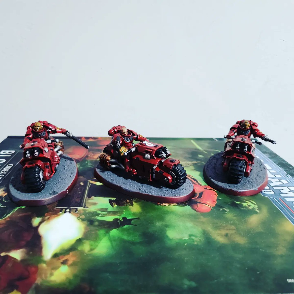 gunner830's tweet photo. Outriders heading into the fight! #bloodangels #bloodangels40k #sonsofsanguinius #WarhammerCommunity #astartes #adeptusastartes #outriders #outriders40k #redthirst #spacemarines #primaris #warhammer40k #warhammer40000 #tabletopgames https://t.co/v08E4gw69m