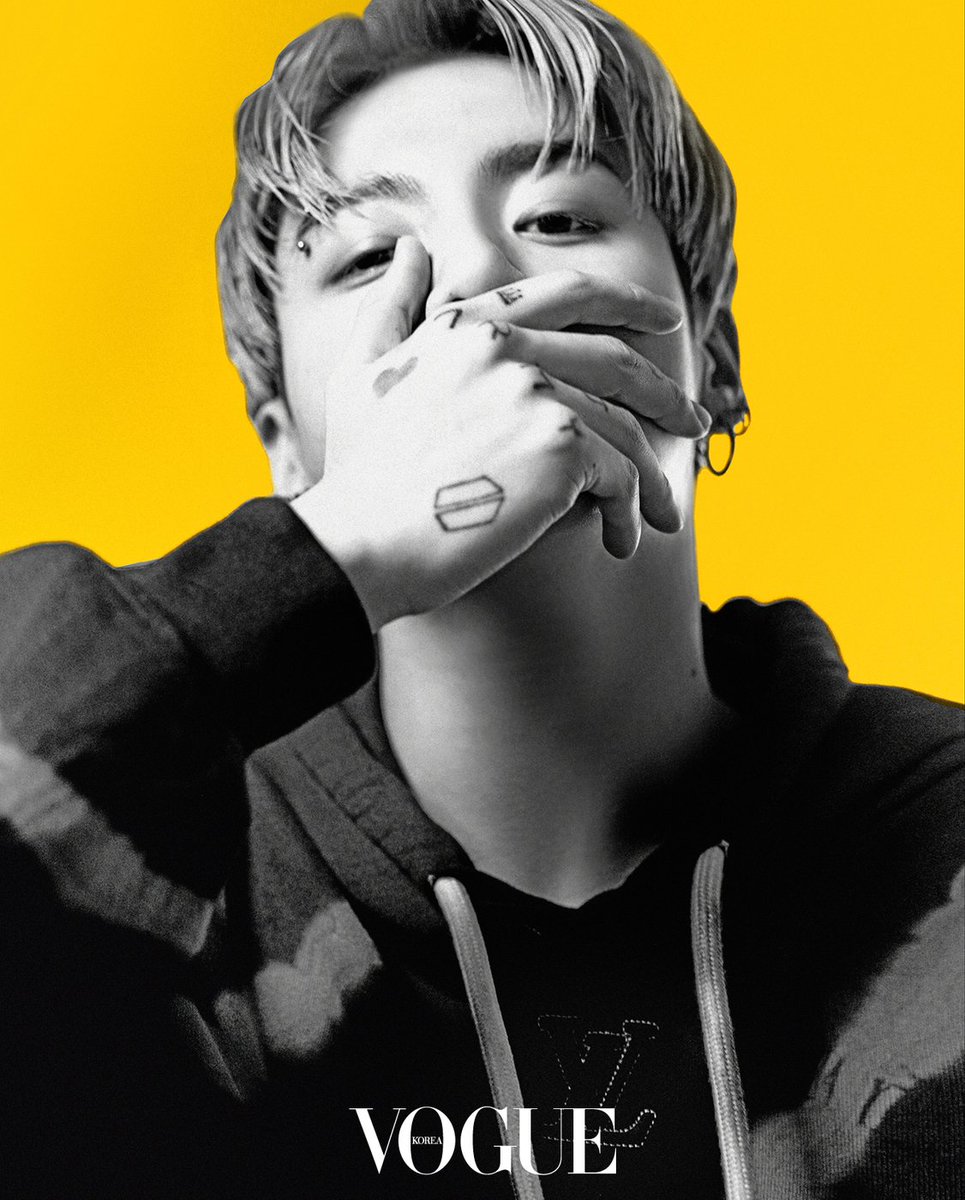 VogueKorea's tweet photo. “열심히 준비했다고 해서 지나치게 기대하지 않아요. 물론 나, 개인이 발전하길 바라는 향상심은 있어요.” 

정국은 긴장보다는 설렘으로 본업을 해왔습니다. 착륙 대신 하고 싶은 것에 대해 생각하고요. 그저 읽는 것만으로 단단한 에너지가 느껴지는 정국과의 대화 ▶️ https://t.co/ZHTmeZO4Y1 https://t.co/6eK0SXm66Q