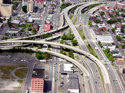 Qagggy's tweet photo. The fact that we have freeways through our cities but not high-speed rail through our cornfields says something about the balance of power between urban and rural areas in America. https://t.co/AKQhWXhE2t