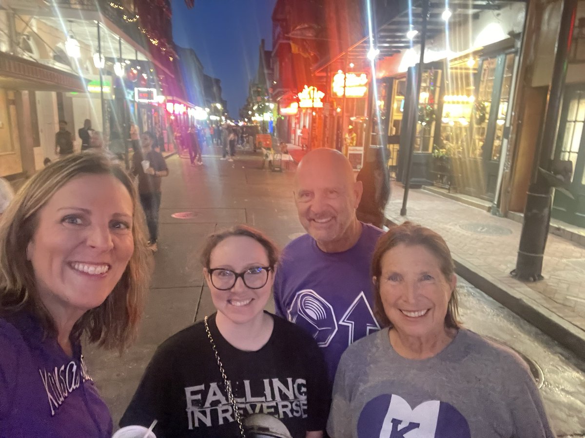 LindsayP's tweet photo. Let’s go Cats! #sugarbowl #nutupandwin #emaw #KStateFB #bourbonstreet https://t.co/kfERTnDTdm