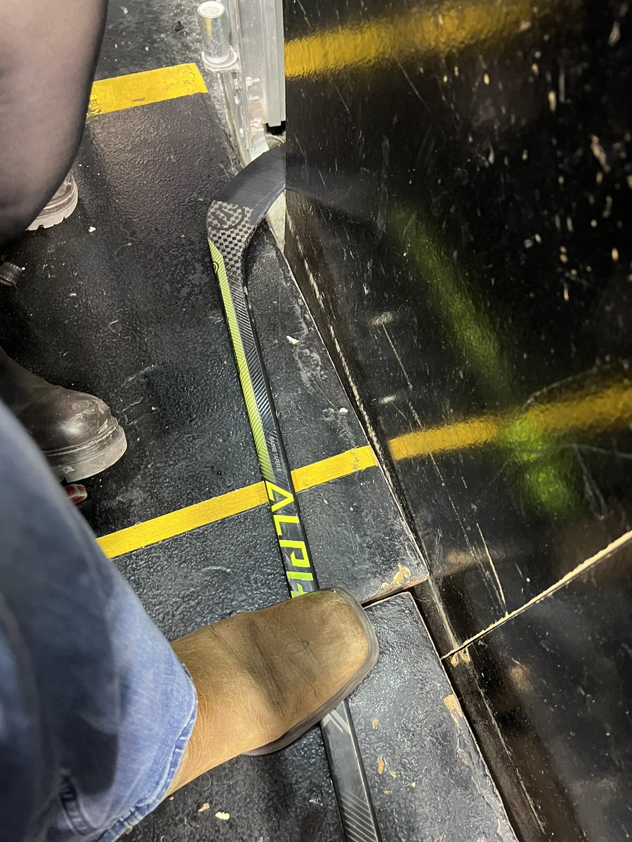 ChrisAllen229's tweet photo. Hell of a game by @RapidCityRush tonight. Was honored to be nominated as Hero of the Gam. To top it off, almost got drilled by this stick when it came between the plexiglass. Shoutout to the Tulsa player for letting me keep this π₯π₯ #letsgorush #hockey https://t.co/RwPIeCfsbG