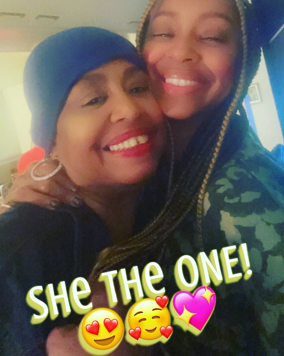 ShaneenMurray's tweet photo. Rolling into the ‘23 wit my Mama 😍🥰💖 #mommy #gobestfriend #thatsmybestfriend #bestfran #moments #newyearvibes  #shaneenigans https://t.co/y2zKYxWroB