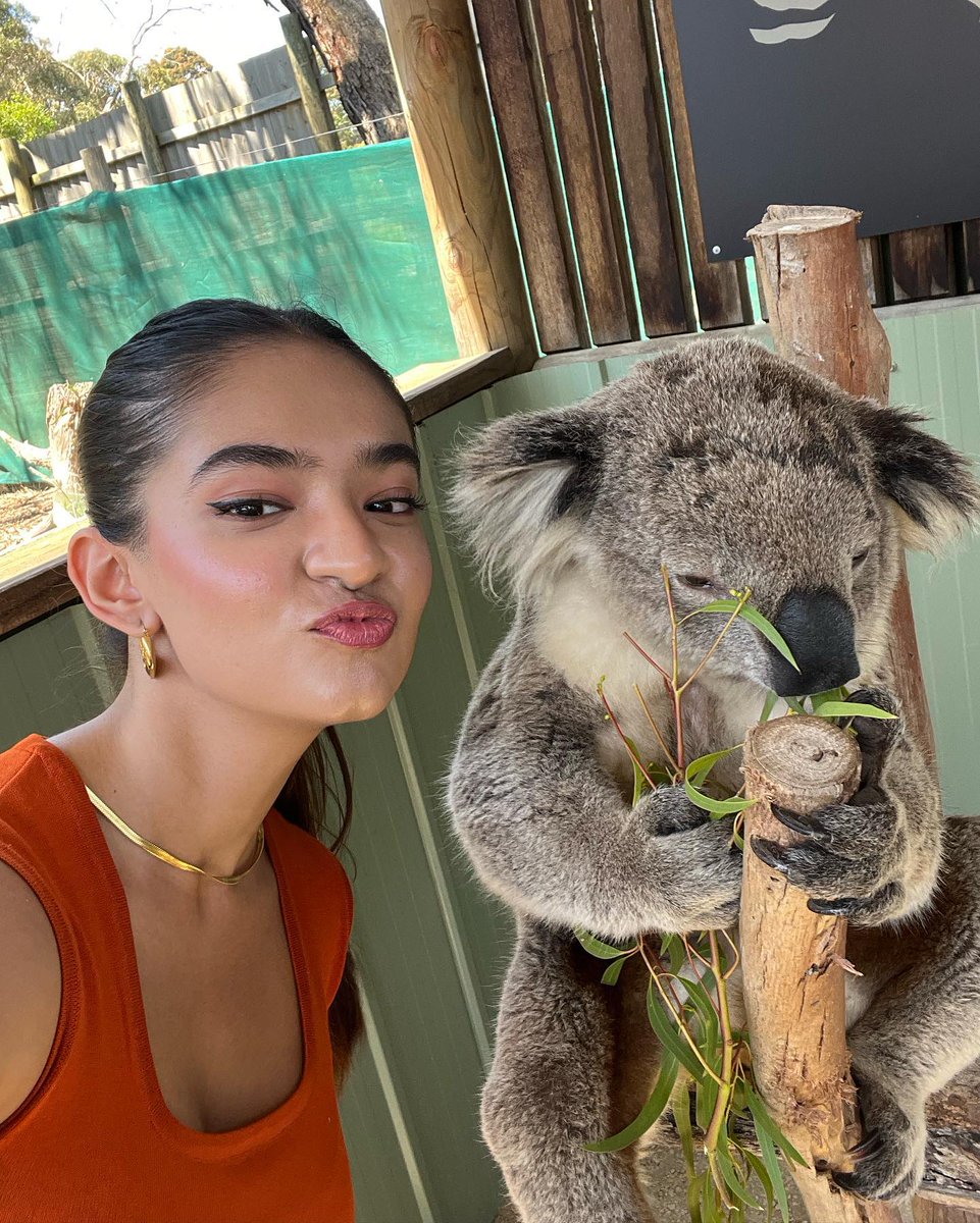 sengelicanu's tweet photo. My cutest little bean is enjoying in Australia

#ANUSHKASEN #ANUSHKIANS https://t.co/NMPcSIfqia