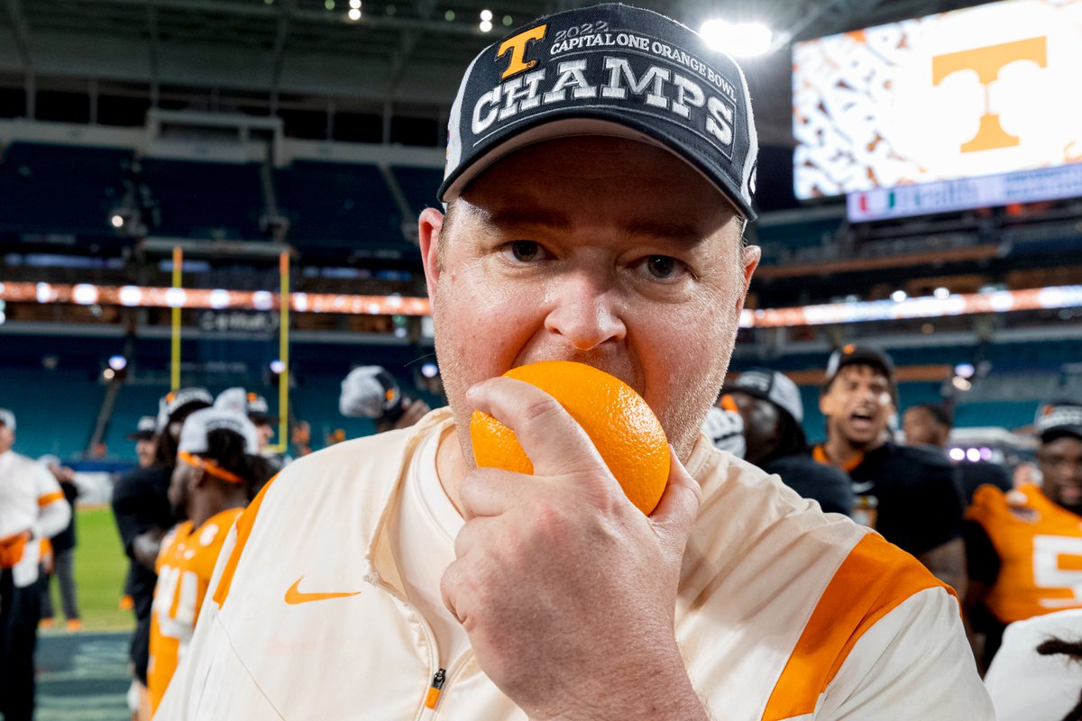 Vol_Football's tweet photo. Wakin' up to a glass of fresh squeezed orange juice

#GBO 🍊 https://t.co/kM4d3yeWsd