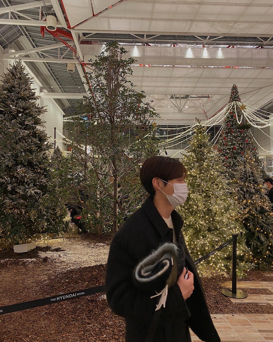 andylui_cy's tweet photo. 올해에도 정말 고생 많으셨습니다 여러분!!
2022년 마무리 잘 하시고 내년엔 더 더욱 건강하고 행복합시다🤍😌💪🏻 https://t.co/4duPFzl5hu