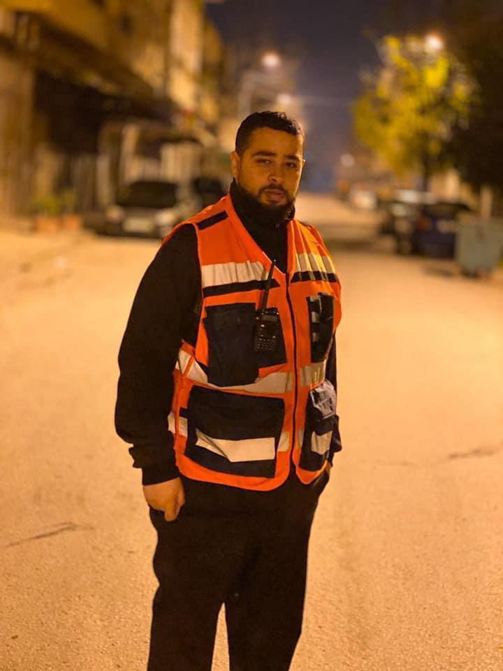 MustafaBarghou1's tweet photo. The #Israeli army shot with live ammunition the first aid provider at #Palestinian Medical Relief Society ( #PMRS) Hamzeh Abu Hajar while he was providing medical care to an injured person in #Nablus . He is in critical condition in the hospital. https://t.co/AsUxNIq4TT
