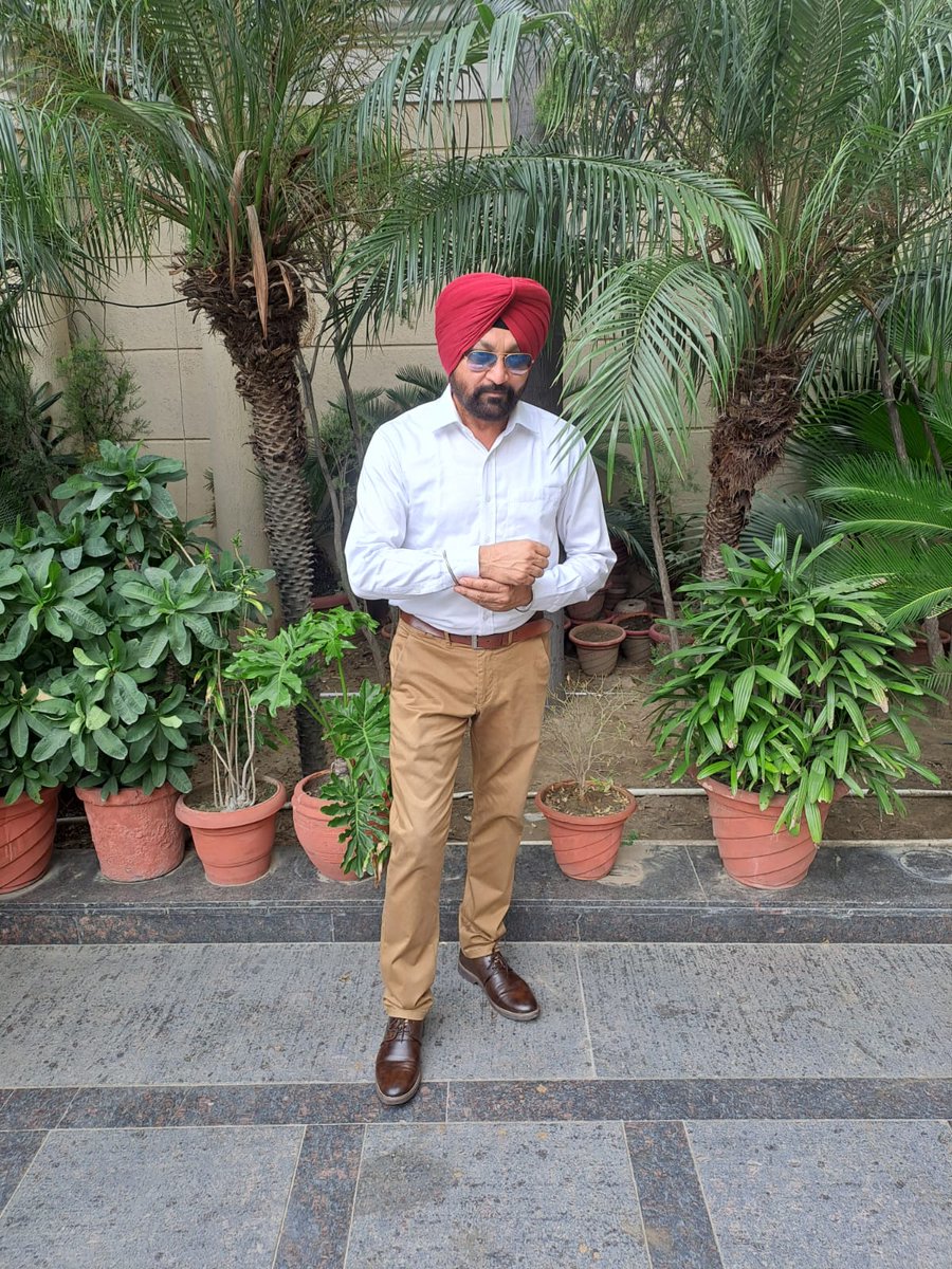 kulbirsinger's tweet photo. "Ja Ja Ve tenu dil ditta Allah vaste"
#Kulbir #kulbirsinger #musicsinger #musicartists #music #singer #punjabisinger #punjabi #punjabitweets #artists #punjabimusic. #punjabiartist https://t.co/NZ7mXHJBmp