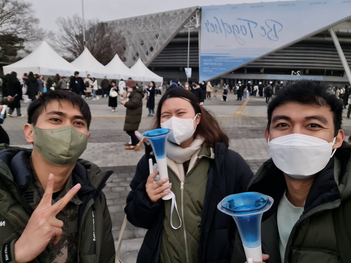 ExolSilver9's tweet photo. Met new friends from Indonesia and Hong Kong !!! #BTOB_TIME_Be_Together https://t.co/oRwRYire7C