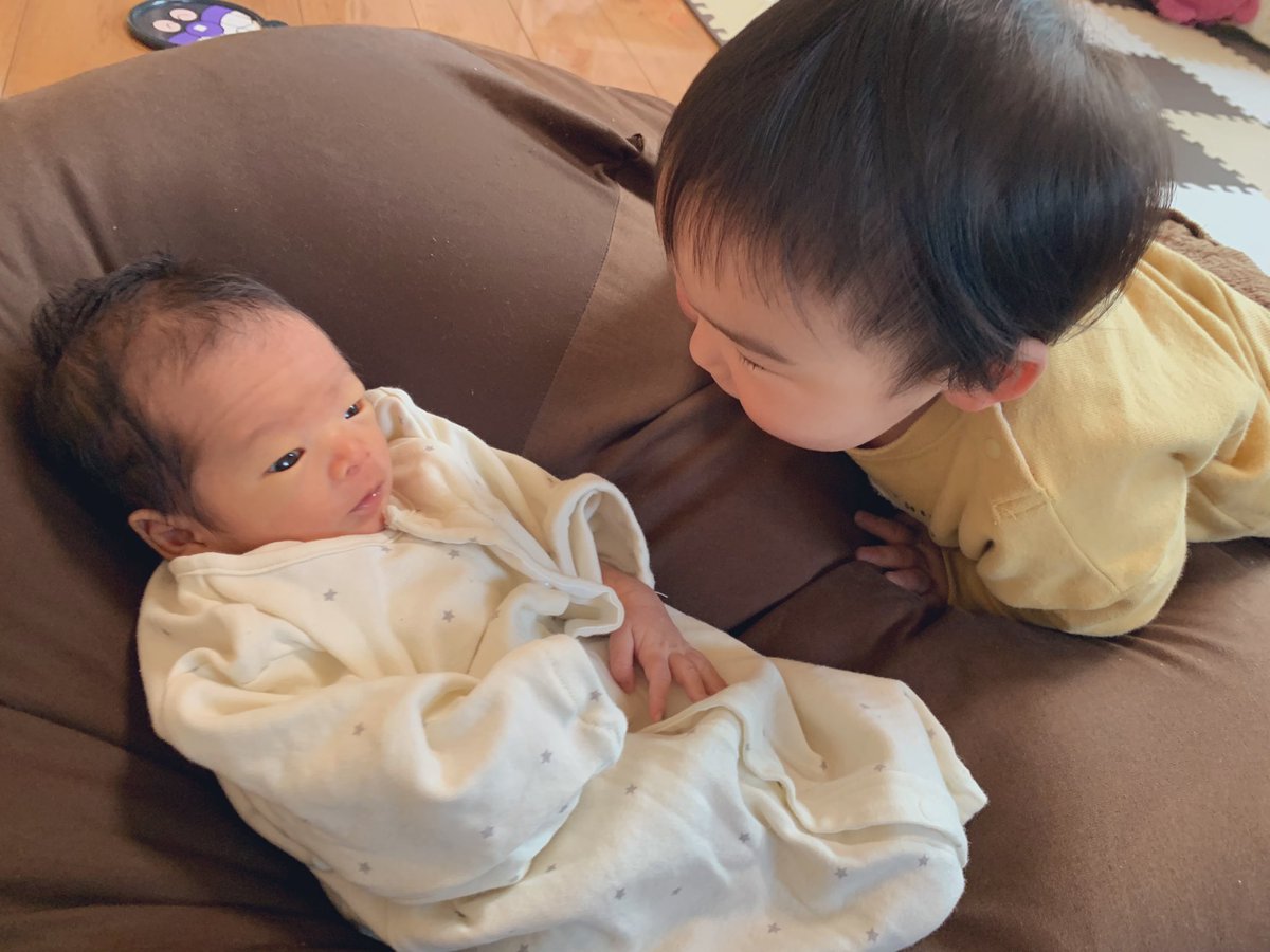 Maaai_1031's tweet photo. 2022年🐯
2人目が生まれてから怒涛の日々で
あんまり記憶が無い1年だったなぁ🫠
でもひとつ言えることは、老いた。
一気に老いた。一応まだ20代なので
来年は若返れるように頑張る。 https://t.co/Mi74xxEoEl