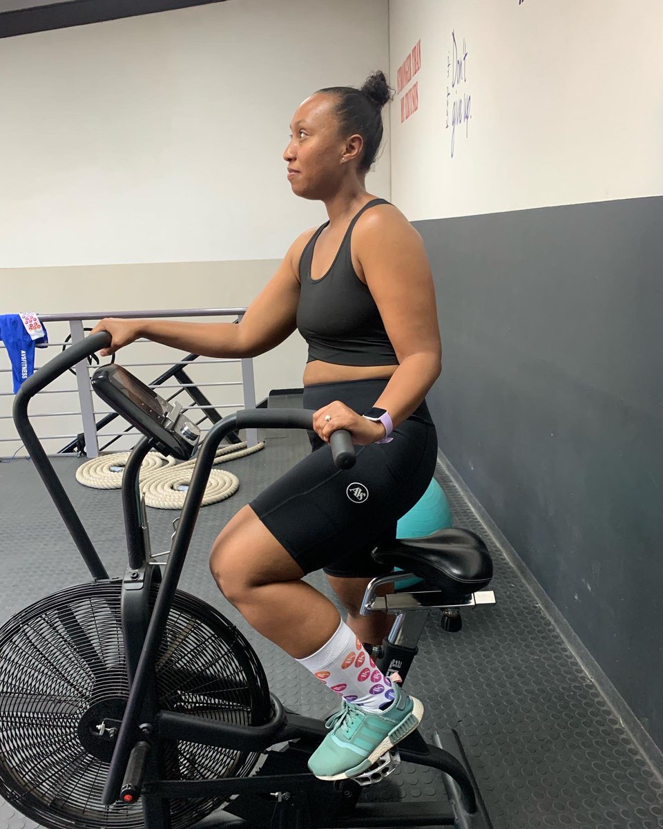 audas_vanschoor's tweet photo. HAPPY BIRTHDAY 2 the Main #Avsfitchick ( My wife )๐
๐๐คฉ๐ฅฐ
Calories donโt on your birthday ๐ซข๐
may your day be filled with joy and your year full of many blessings.
#MomGoals #FitMom #AvsModel #Avsgear #Eatthatcake #Avsfitness https://t.co/OhlmSmUCgR