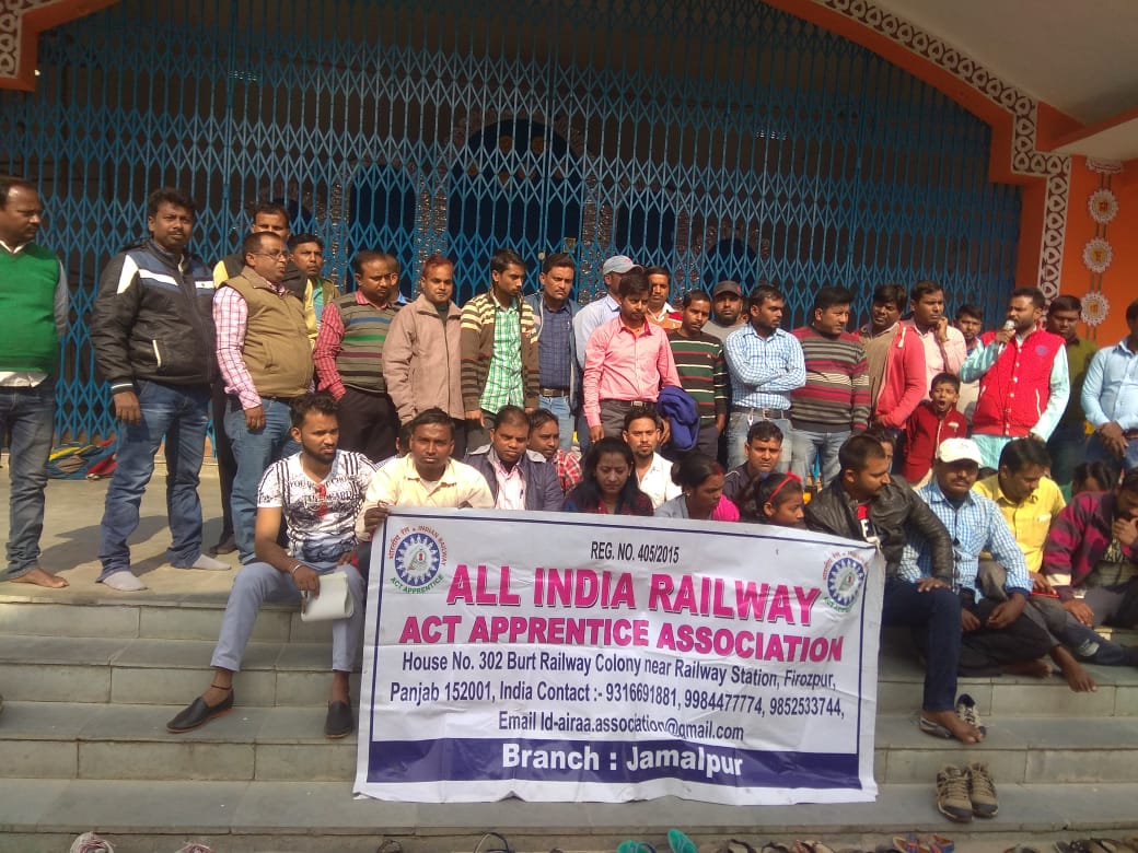 AJAYCHA91706553's tweet photo. #Decrease_CCAA_CutOff
@AshwiniVaishnaw
@RailMinIndia 
@IR_CRB 
@ShivaGopalMish1 
@airfindia 
@nfirindia 
@AIRAAAOFFICIAL 
CCAA का प्रार्थना स्वीकार हो
कुछ नंबर से पीछे हैं https://t.co/8m08NSRn8a