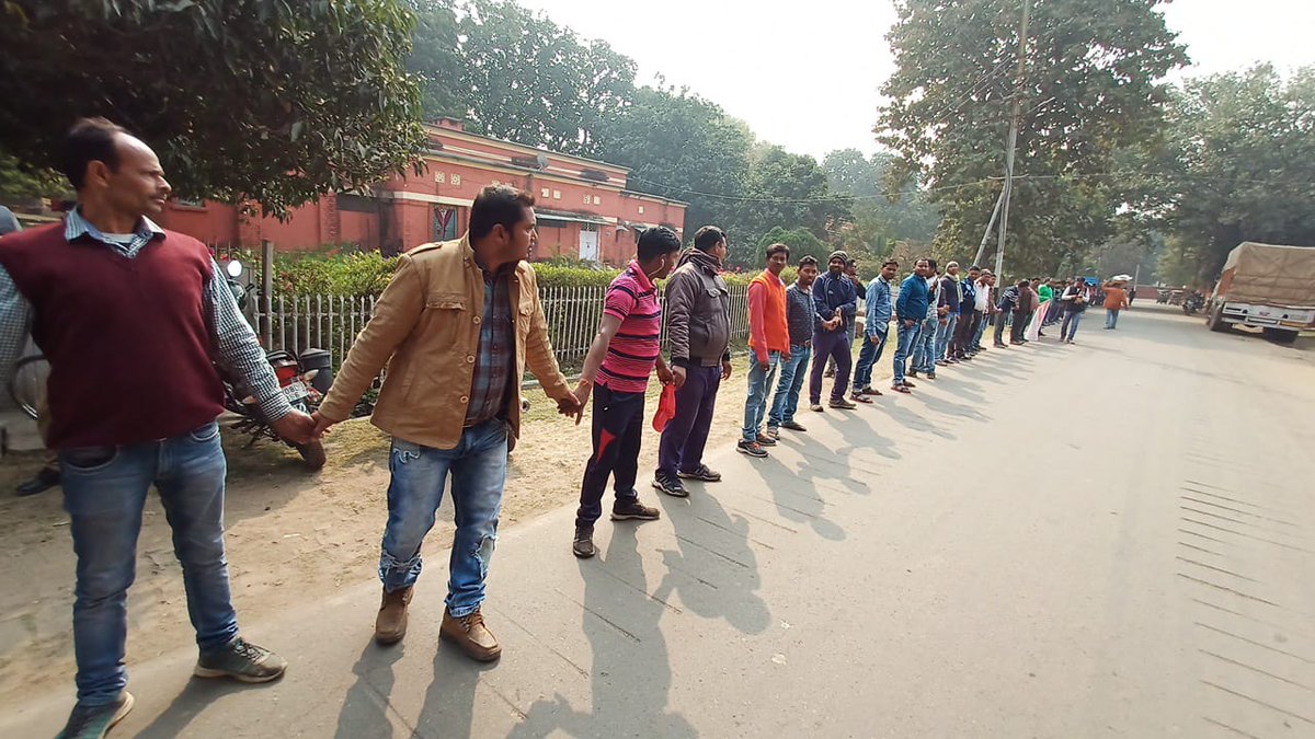 AJAYCHA91706553's tweet photo. #Decrease_CCAA_CutOff
@AshwiniVaishnaw
@RailMinIndia 
@IR_CRB 
@ShivaGopalMish1 
@airfindia 
@nfirindia 
@AIRAAAOFFICIAL 
हम सभी CCAA
उम्र के आखिरी पड़ाव पर हैं 
प्रार्थना स्वीकार करें https://t.co/QwRLyIOsKn