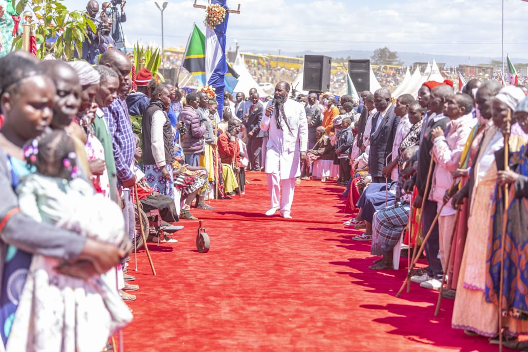 mwangii001's tweet photo. Are you in serious illness or DISABILITIES??

Expect MONUMENTAL and Holy CHAOS when the MEGA PROPHETS of the LORD set in the ground of Menengai 5. 

ANYTHING can happen ...

#Menengai5Day2 https://t.co/rOV3SELRbJ