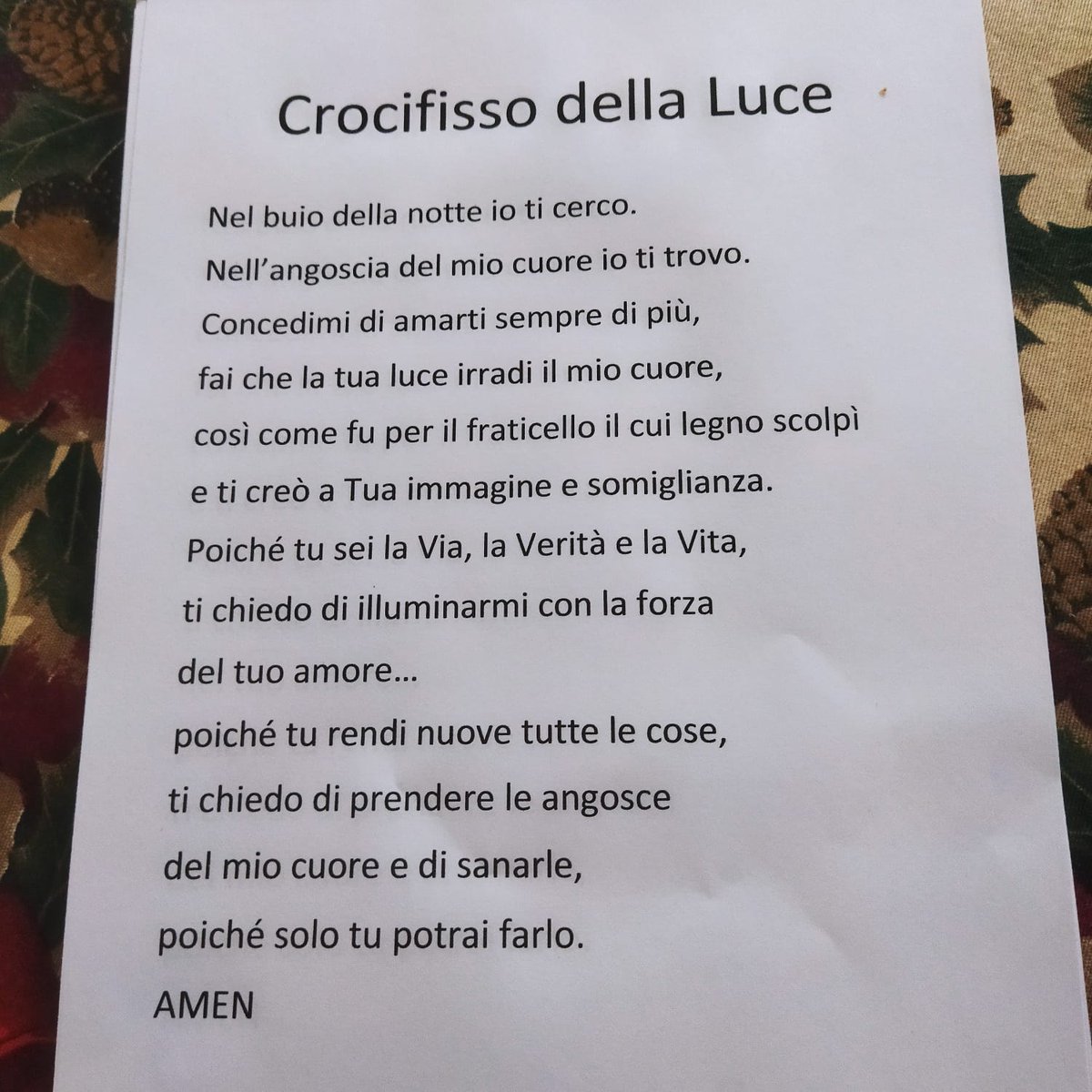 Sembra che Gesù mi abbia affidato una missione riguardante un crocifisso che devo far conoscere il più possibile perché miracoloso. Pregate per me