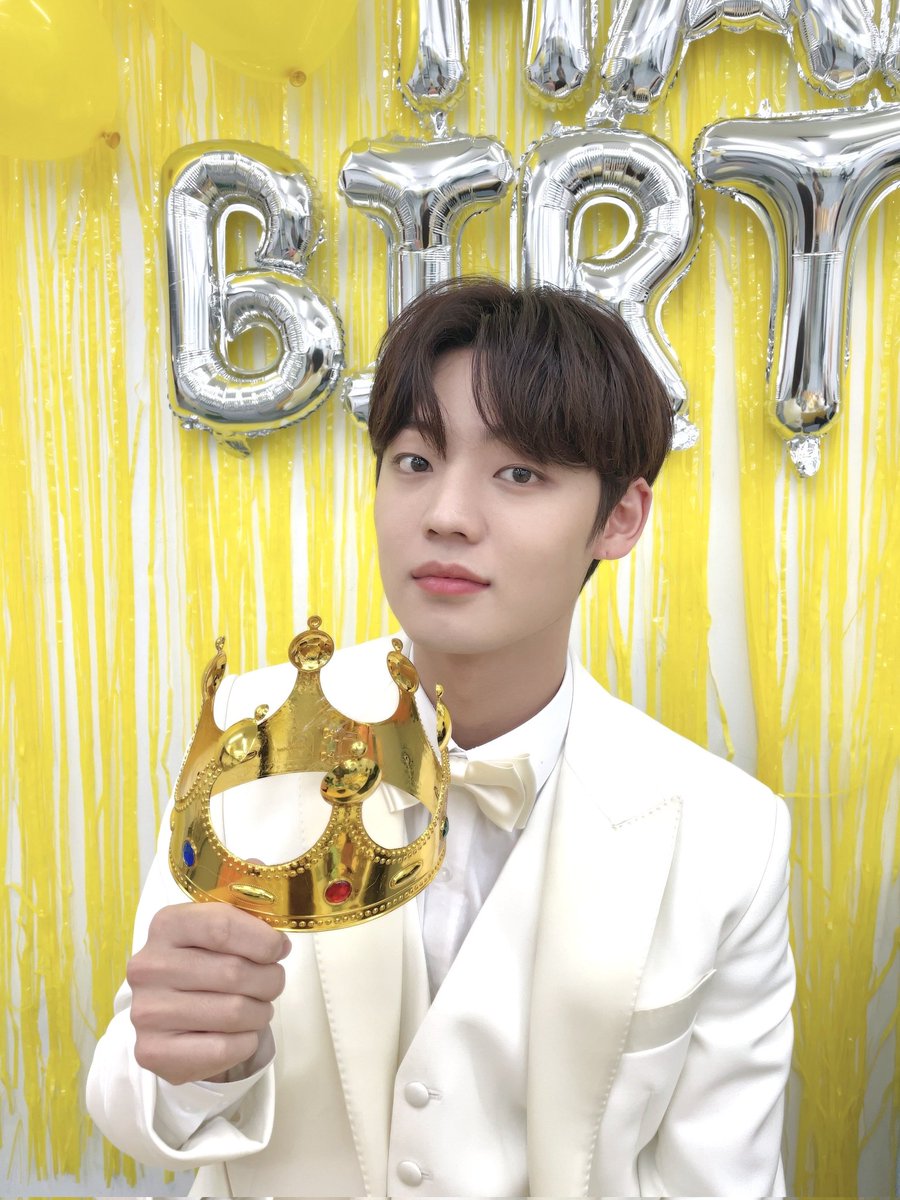 JUNHEEthePanda's tweet photo. Wszystkiego najlepszego Yuchan 💛🎁🥳🎂 Dużo zdrowia, szczęścia, pomyślności i sukcesów ^^ Bądź zawszę uśmiechnięty i nigdy się nie poddawaj ! Kocham cię za to jaki jesteś 💛💛
HAPPY BIRTHDAY CHAN
-31|12|2022-
#ACECHAN #KangYuchan #HappyYuchanDay #HappyBirthday https://t.co/CGCFIb4okq