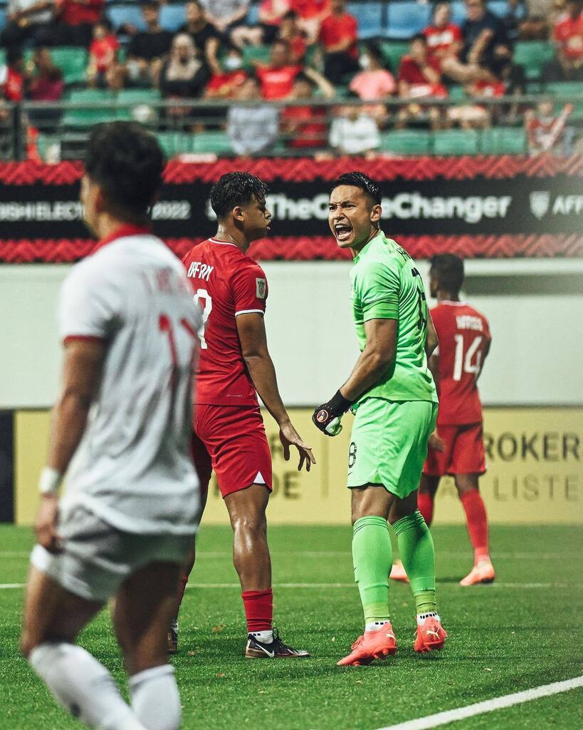 stefanusian's tweet photo. Singapore has yet to concede a goal in the @affmitsubishielectriccup when @irfanfandi17 and @hassansunny.18 are in the starting XI. https://t.co/Tg0kYzqGuw https://t.co/PoiPCMFuYe