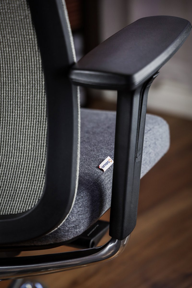 Quality is the essential for a comfortable work environment.
 #odinlake #armrests #officechair #officechairdesign