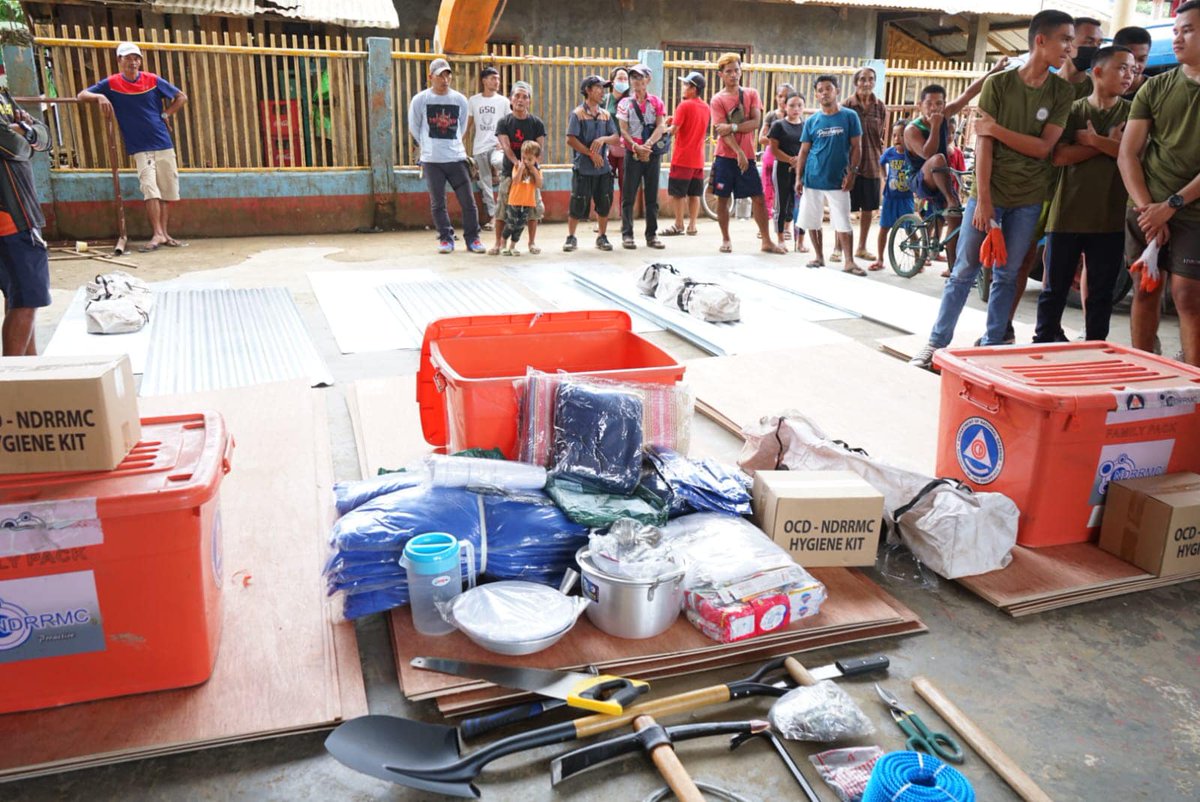 OCD10NorMin's tweet photo. 31 December 2022 - The Office of Civil Defense Region 10 with the logistics support of the 52nd Engineer Brigade, Philippine Army provided 131 shelter repair kits and 83 family packs to the affected families with totally damaged houses in Gingoog City, Misamis Oriental. https://t.co/oAnLKbfY5v