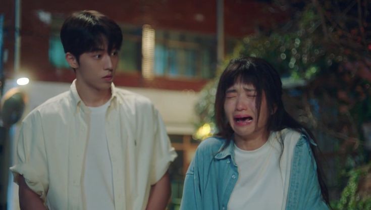Min93yoongi03's tweet photo. IU y Lee Jong Suk confirman reelección.

Jungkook, Taehyun y  media industria coreana masculina en este momento.

#iu #LeeJongSuk #kpop https://t.co/dYwMUBPFSY