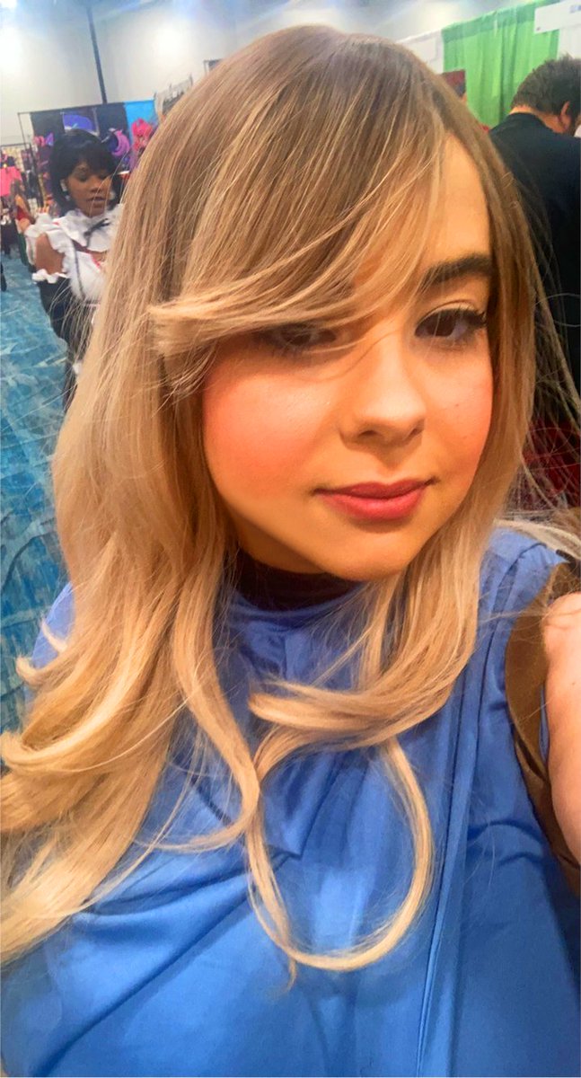 EmpressAeris's tweet photo. It took FOREVER but here are my pictures from #holidaymatsuri 

💜First time I tried to cosplay Sypha💜

Had to go with the long hair as a call back to her Samus Aran moment in Castlevania III.

Sadly, the pictures of the entire cosplay from the con were lost. Camera issues.🙃 https://t.co/hk1Ar0oyH5