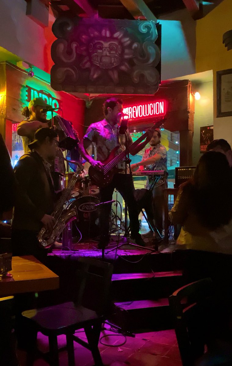 Roberto_E's tweet image. Hay pocas cosas que disfruto tanto como la música en vivo