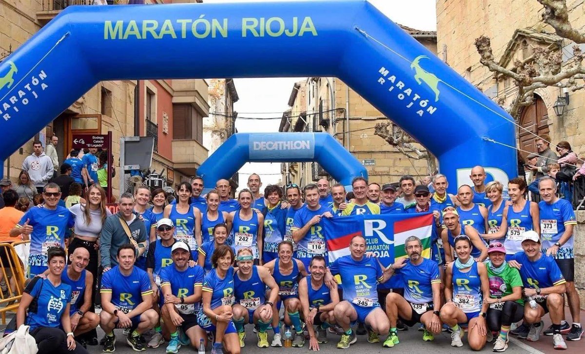 maratonrioja's tweet photo. ¿Propósitos de año nuevo?
Nada.
Quedarnos como estamos. Así esta bien 💙💙
#maratonrioja #bluepower #LaFamilia https://t.co/1HxjYdMkVV